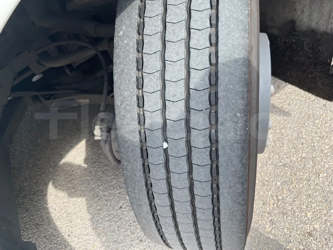 Iveco Crossway CBCWE3-00/ Euro 6 - 265 Kw - 12.962 Mt - tread condition front tires right