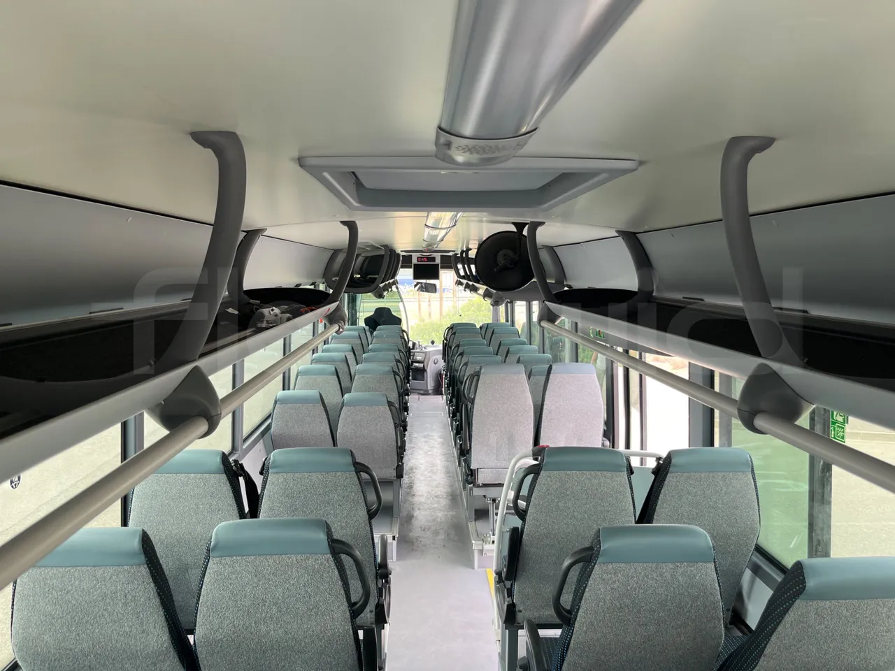Iveco Crossway CBCWE3-00/ Euro 6 - 265 Kw - 12.962 Mt - overhead compartments photo