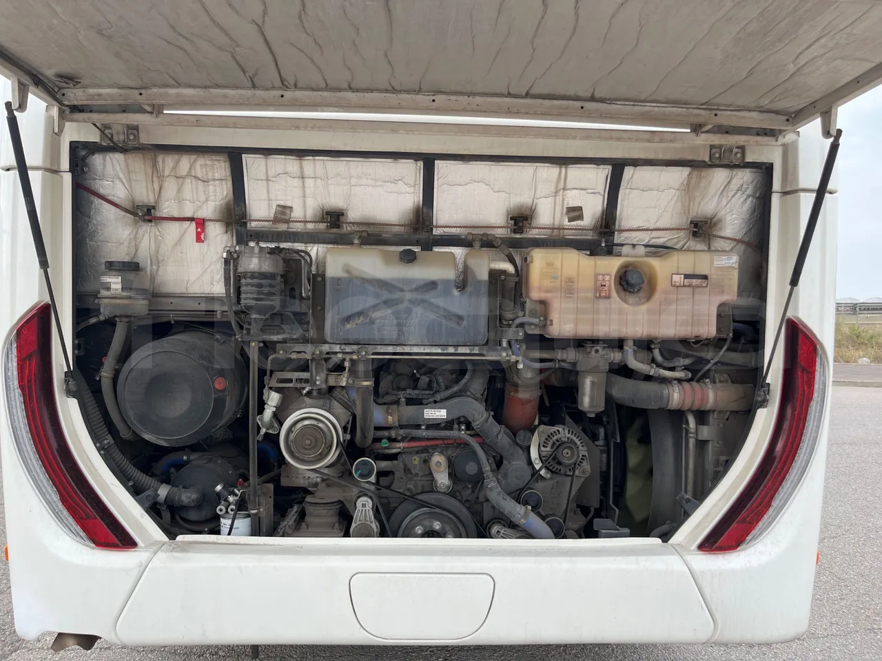 Iveco Crossway CBCWE3-00/ Euro 6 - 265 Kw - 12.962 Mt - rear hatch closed
