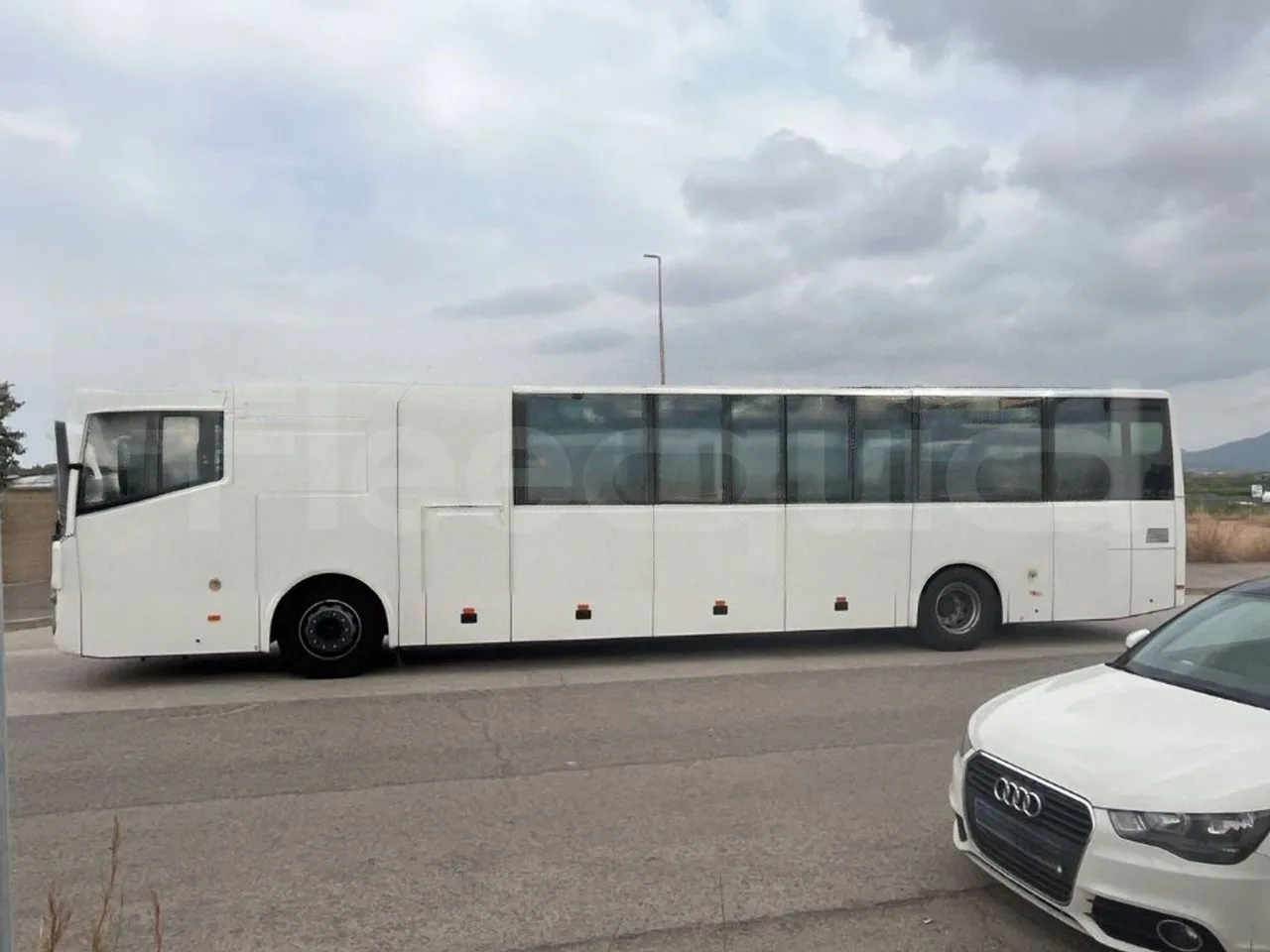 Iveco Crossway CBCWE3-00/ Euro 6 - 265 Kw - 12.962 Mt - left side photo
