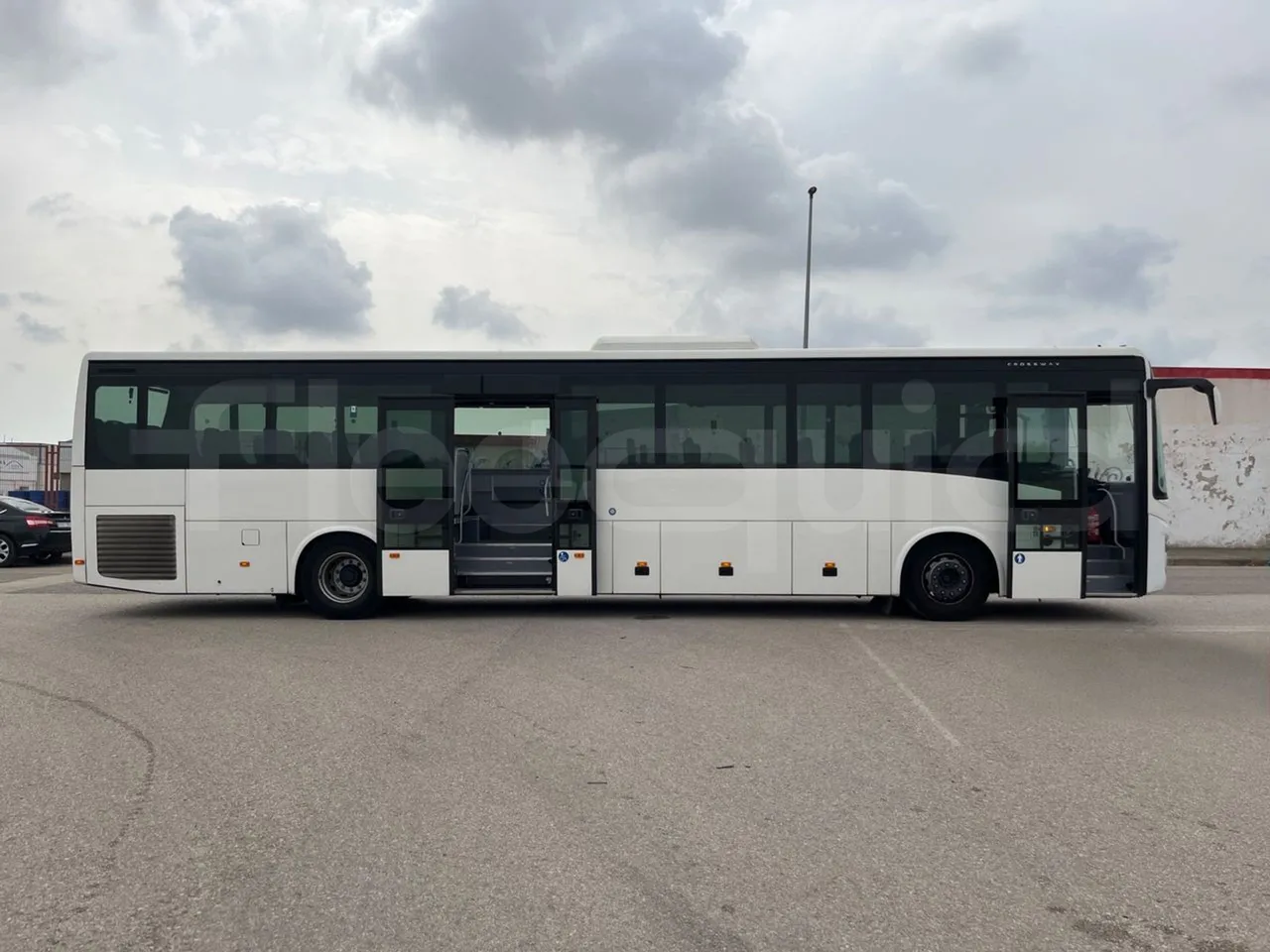 Iveco Crossway CBCWE3-00/ Euro 6 - 265 Kw - 12.962 Mt - right side doors open