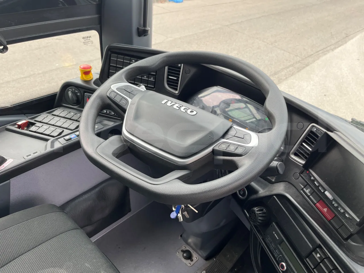 Iveco Crossway CBCWE3-00/ Euro 6 - 265 Kw - 12.962 Mt - steering wheel photo
