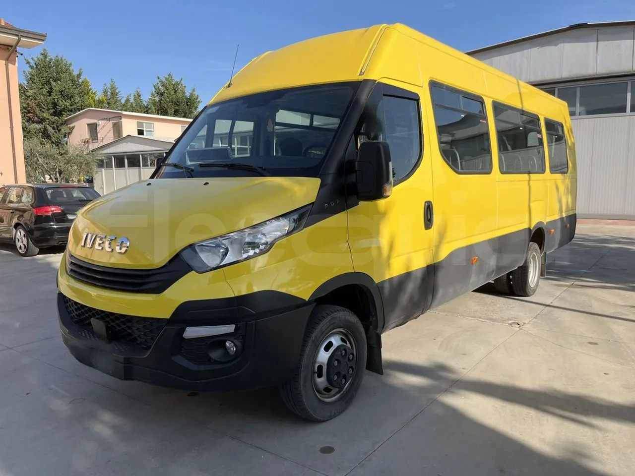 Iveco Daily A50 S34 VI - 3/4 front left (mandatory for bus to scrap)