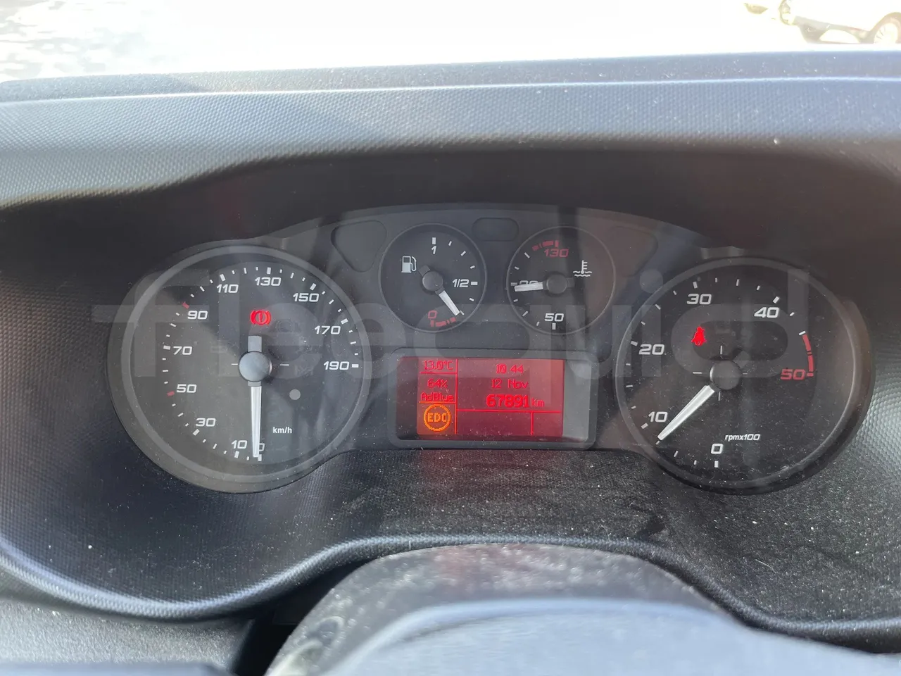 Iveco Daily A50 S34 VI - dashboard lights on