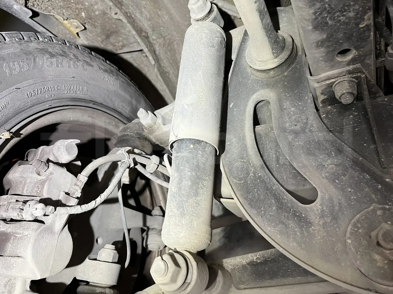 Iveco Daily A50 S34 VI - front shock absorbers left