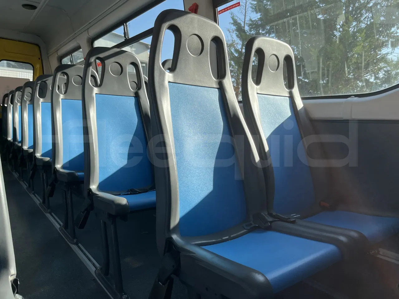 Iveco Daily A50 S34 VI - forward view middle aisle