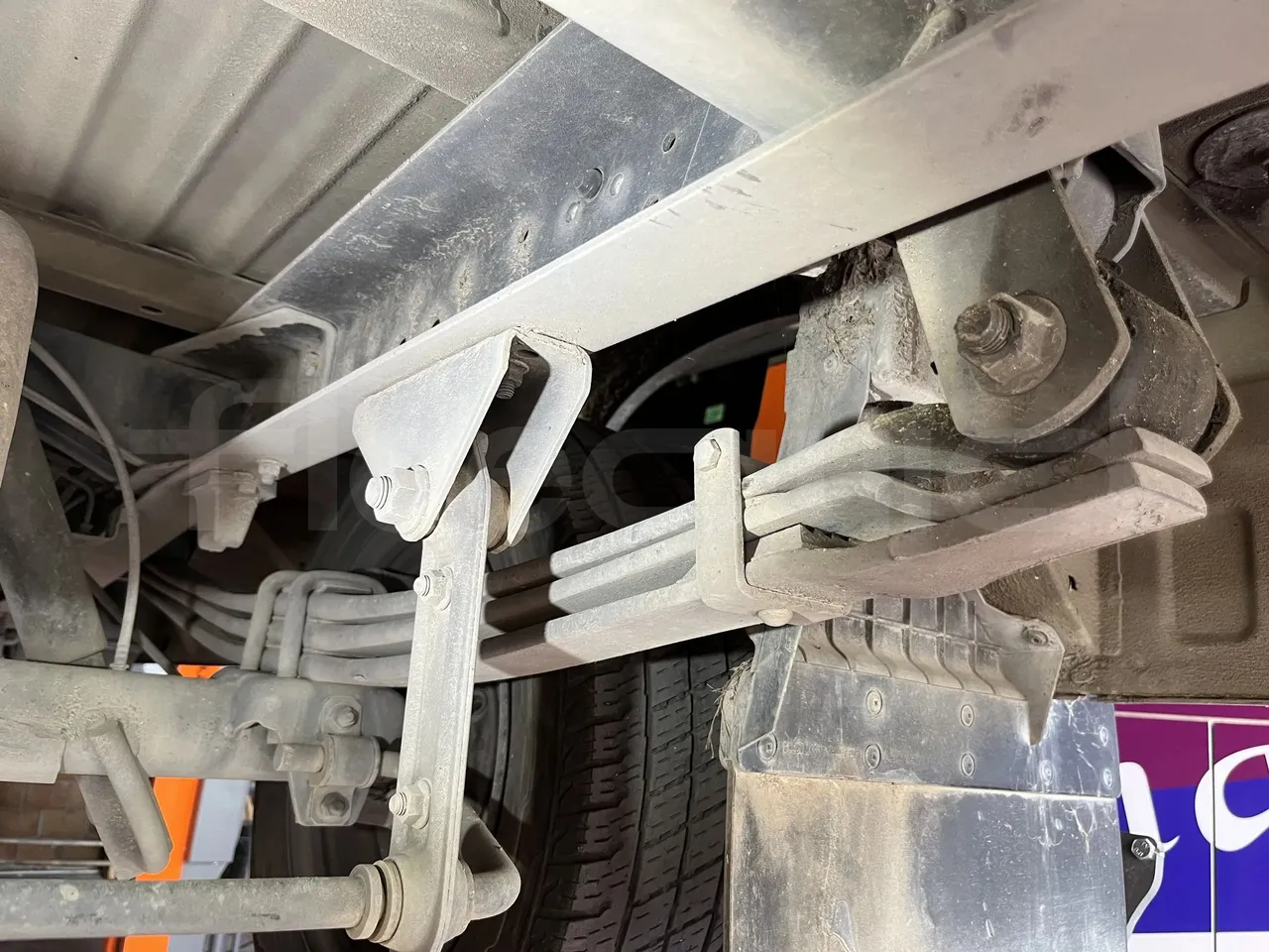Iveco Daily A50 S34 VI - axel 2 leaf spring right