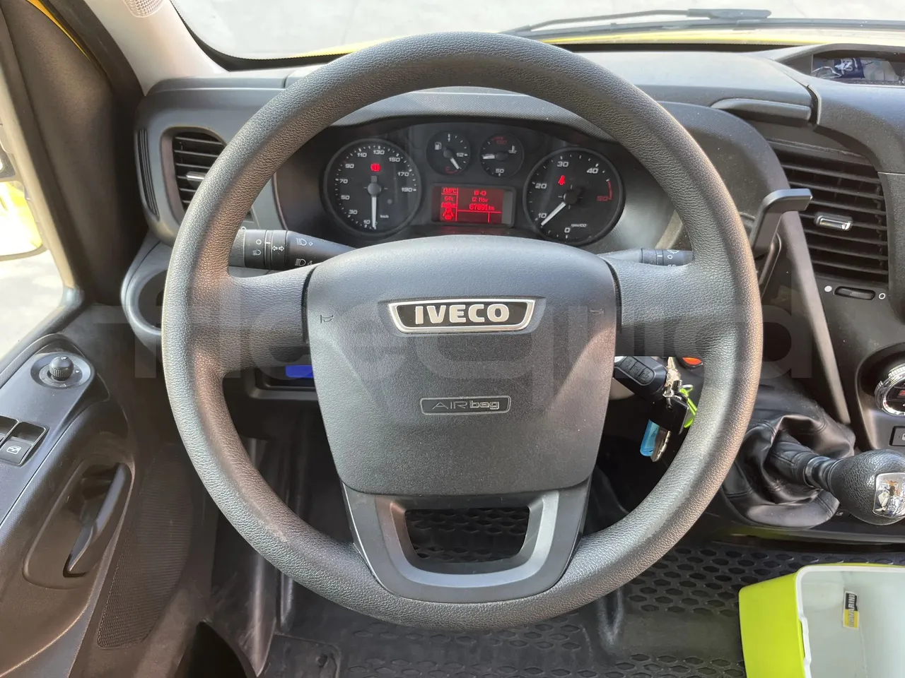 Iveco Daily A50 S34 VI - steering wheel photo
