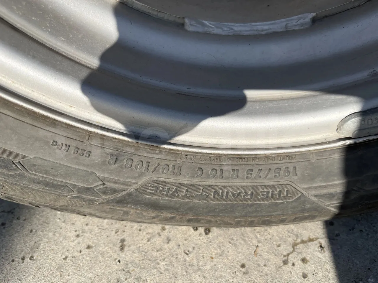 Iveco Daily A50 S34 VI - rear left tire photo