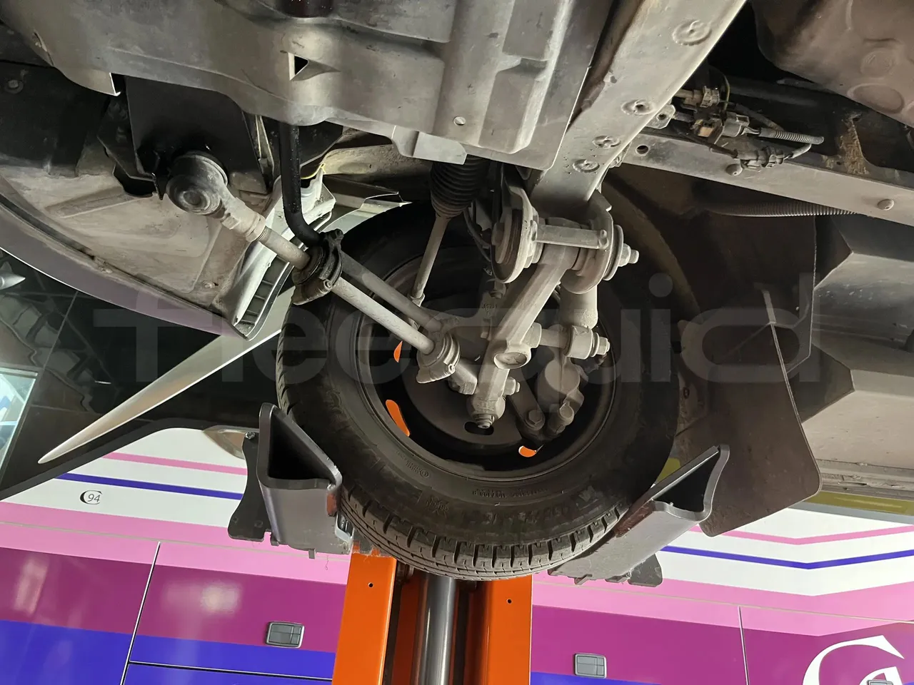 Iveco Daily A50 S34 VI - front axle right side