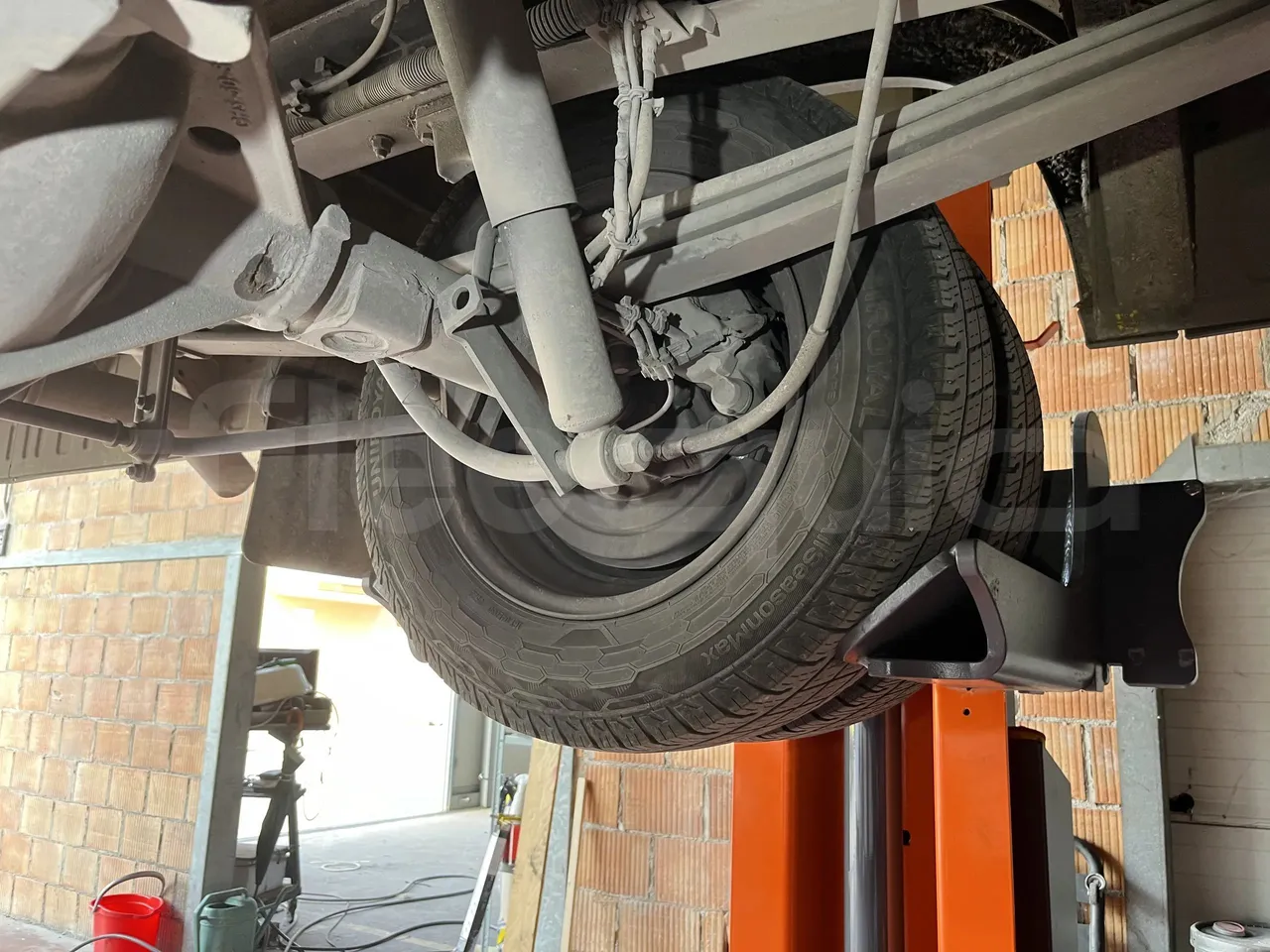 Iveco Daily A50 S34 VI - axle 3 left side