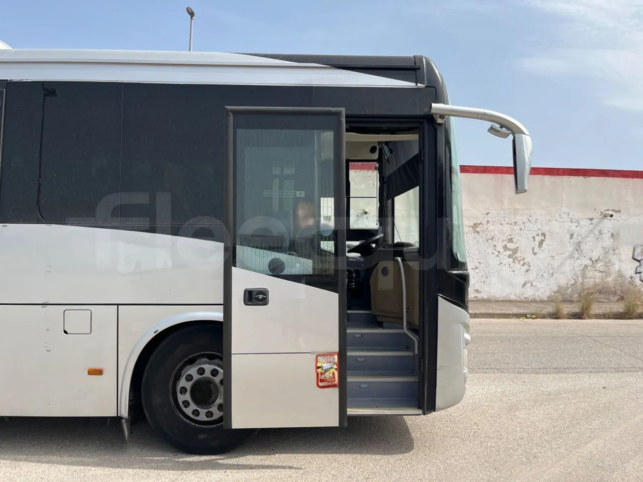 Iveco Crossway CBCW3-00/ Euro 6 - 265 Kw - 10.757 Mt - front door 1 open