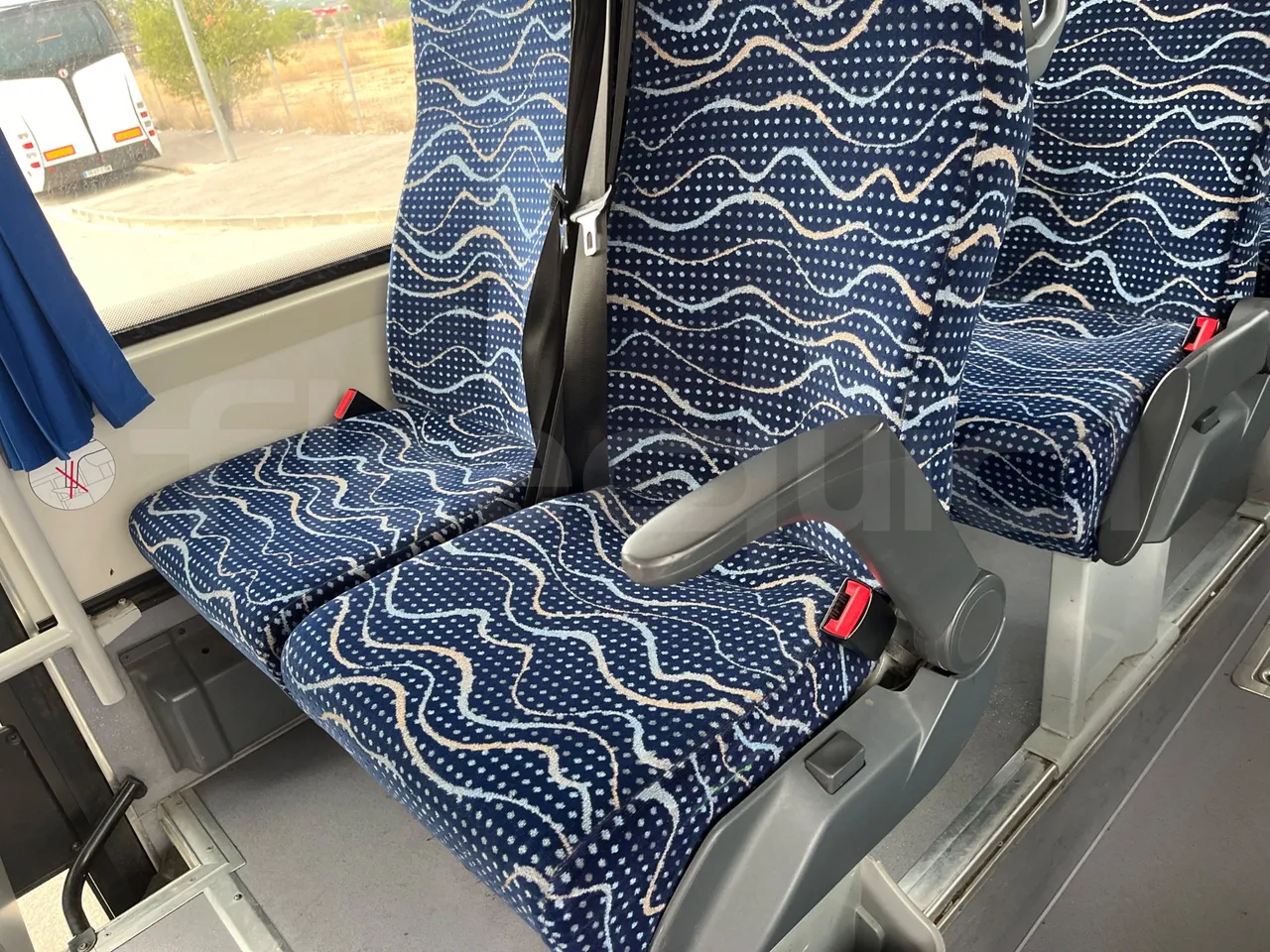 Iveco Crossway CBCW3-00/ Euro 6 - 265 Kw - 10.757 Mt - armrest detail photo