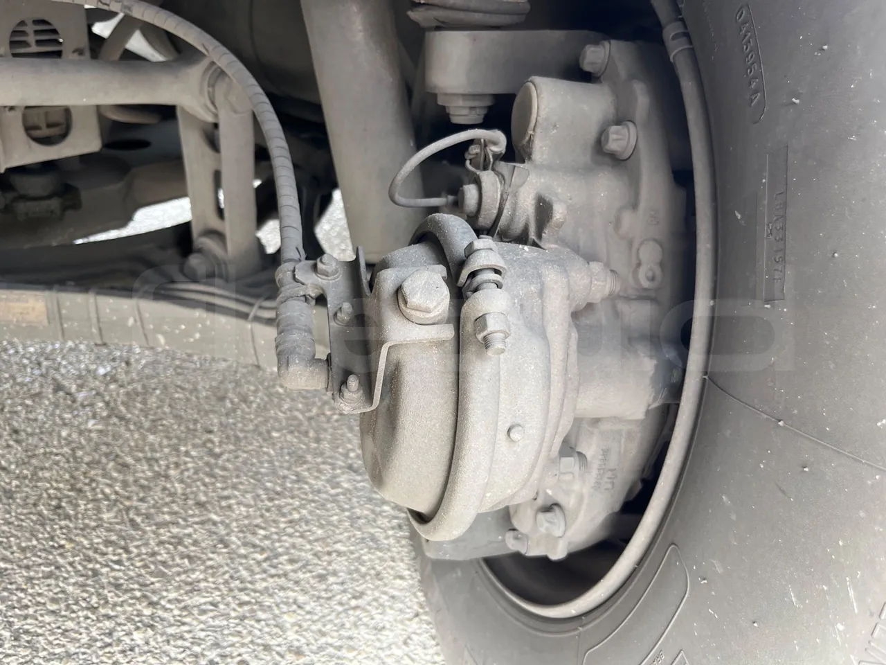 Iveco Crossway CBCW3-00/ Euro 6 - 265 Kw - 10.757 Mt - front brake calipers left