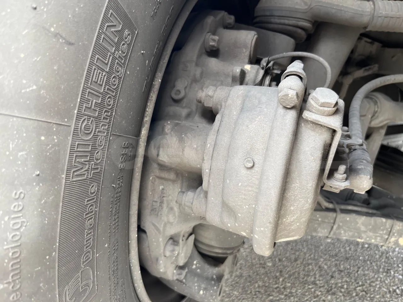 Iveco Crossway CBCW3-00/ Euro 6 - 265 Kw - 10.757 Mt - front brake calipers right