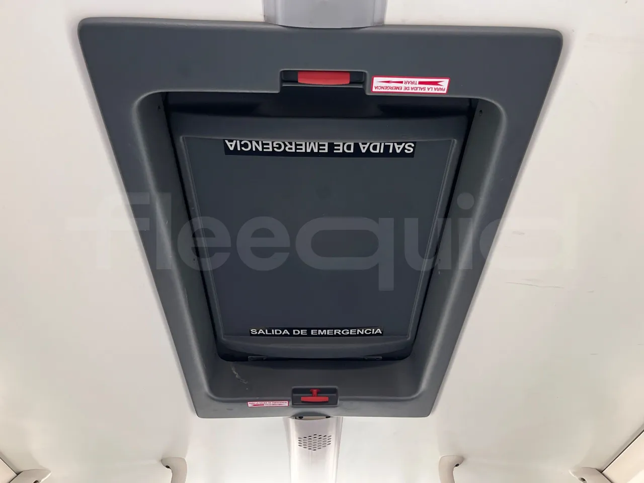 Iveco Crossway CBCW3-00/ Euro 6 - 265 Kw - 10.757 Mt - roof hatch 2