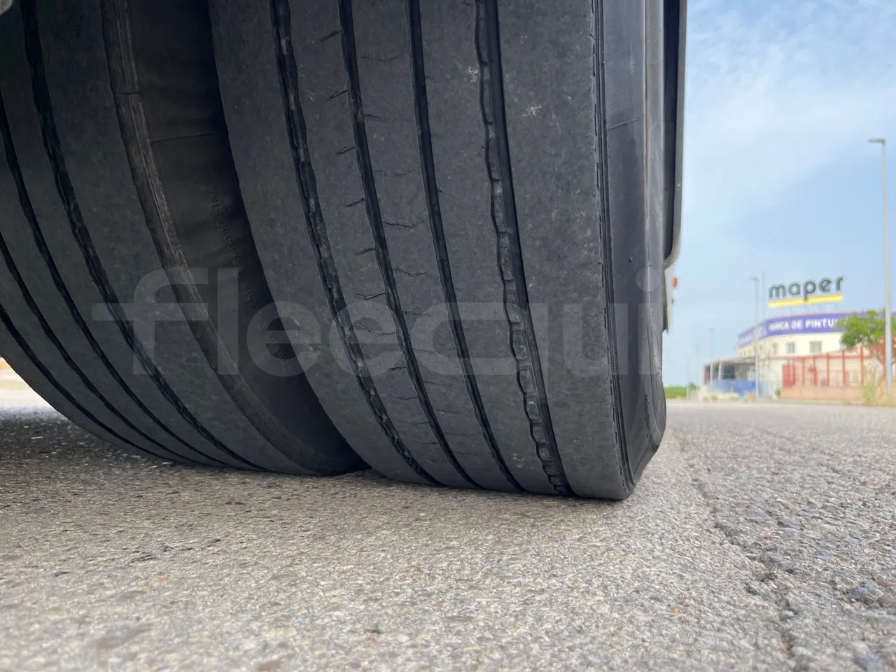 Iveco Crossway CBCW3-00/ Euro 6 - 265 Kw - 10.757 Mt - tread condition front tires left