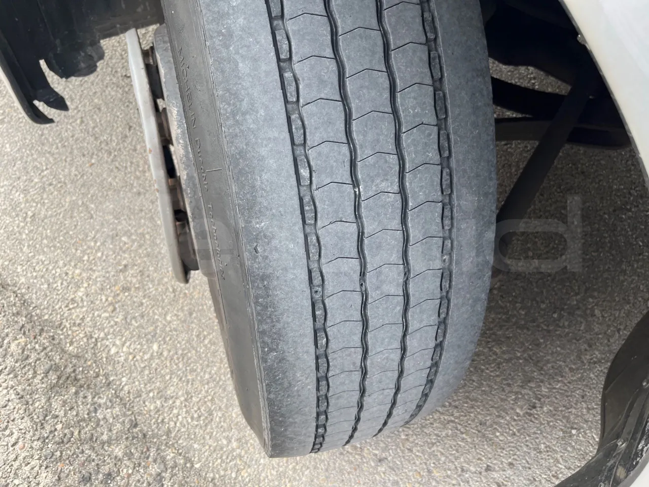 Iveco Crossway CBCW3-00/ Euro 6 - 265 Kw - 10.757 Mt - tread condition front tires right
