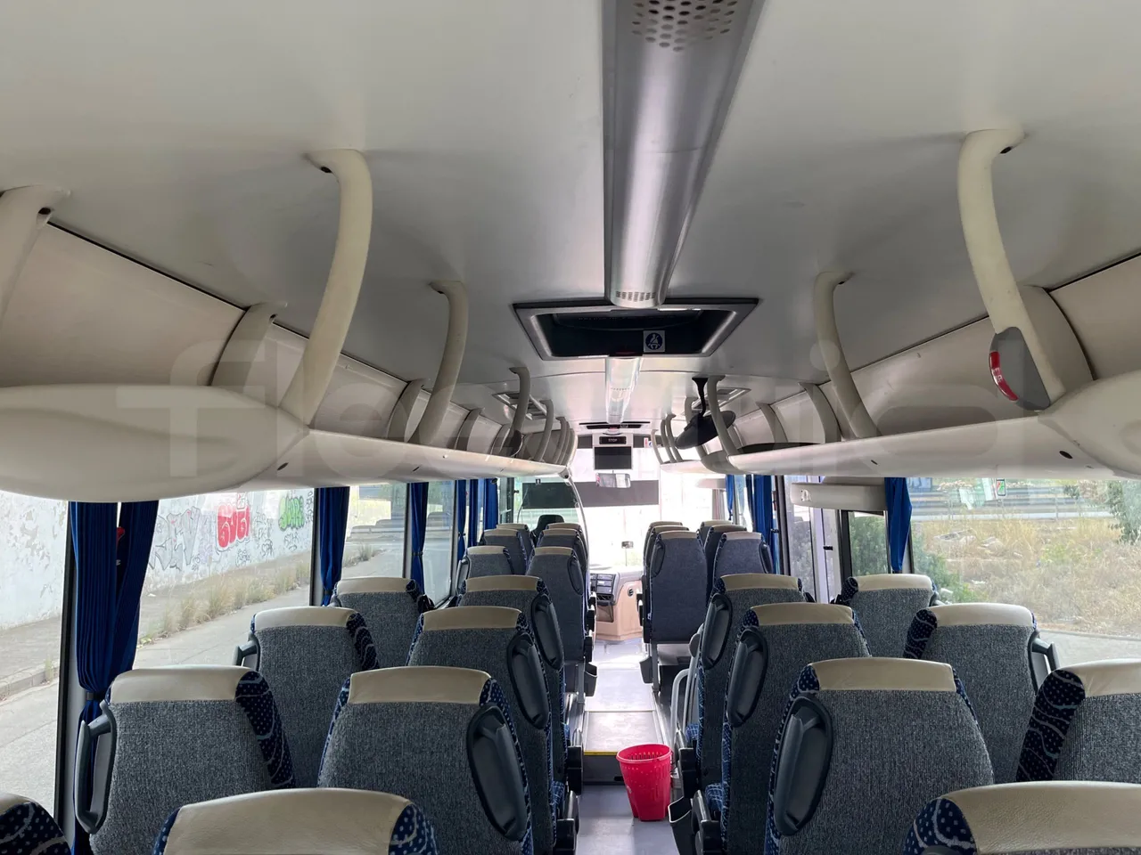 Iveco Crossway CBCW3-00/ Euro 6 - 265 Kw - 10.757 Mt - overhead compartments photo