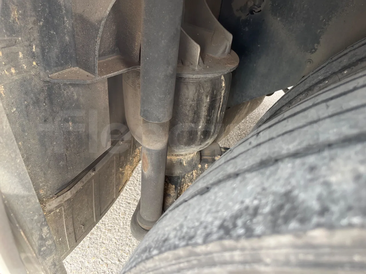 Iveco Crossway CBCW3-00/ Euro 6 - 265 Kw - 10.757 Mt - axle 2 shock absorbers 2 left
