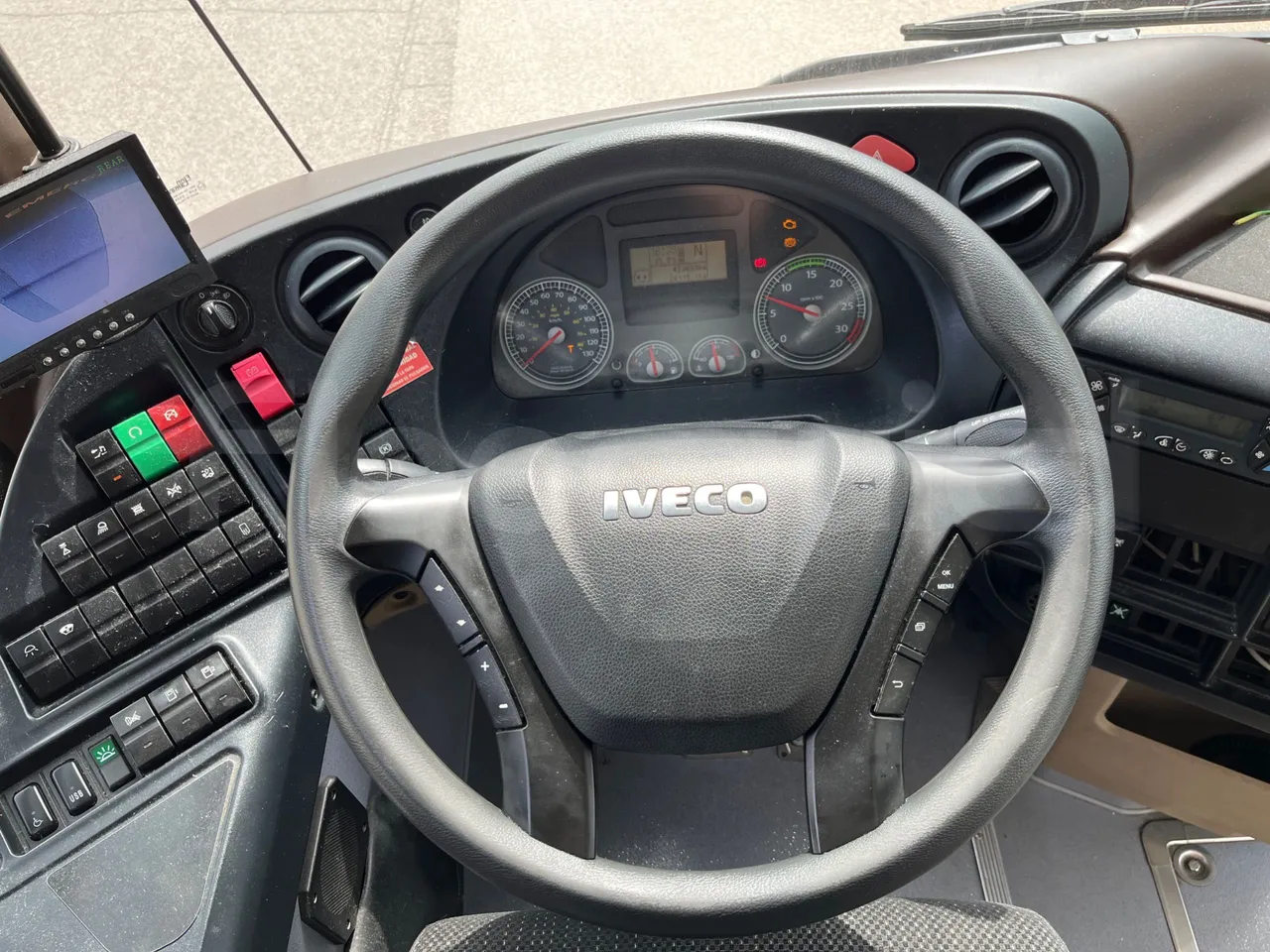 Iveco Crossway CBCW3-00/ Euro 6 - 265 Kw - 10.757 Mt - steering wheel photo