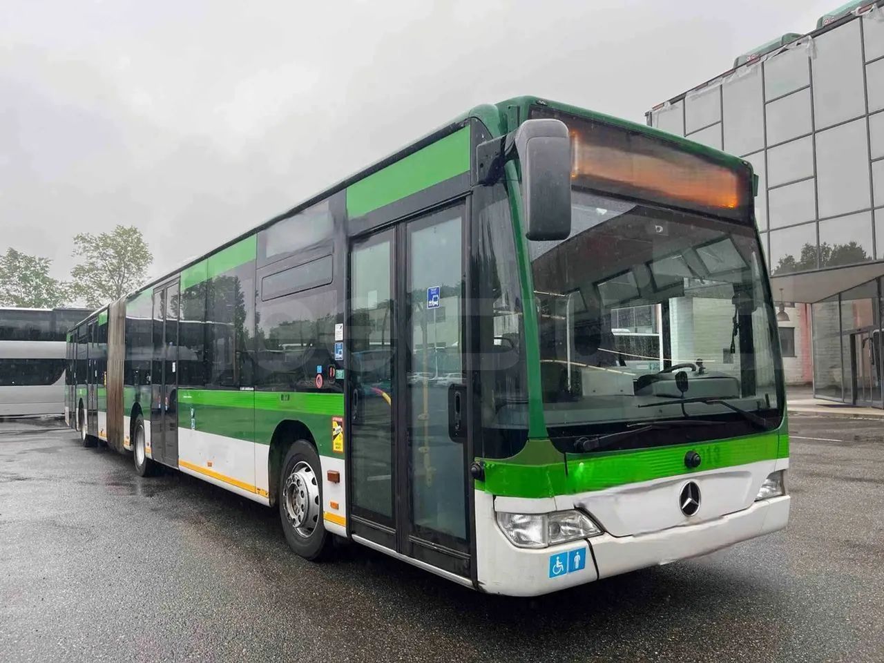 Mercedes-Benz Citaro G 0530 - Euro5 - 260kW - 17.940mt - 3/4 front right doors