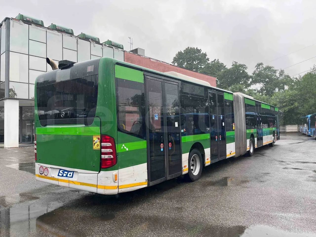 Mercedes-Benz Citaro G 0530 - Euro5 - 260kW - 17.940mt - 3/4 right rear doors closed