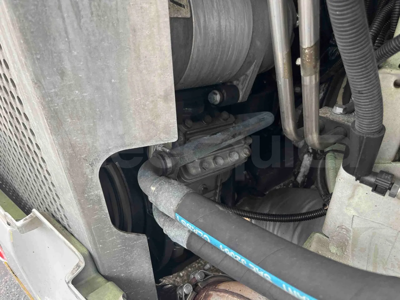 Mercedes-Benz Citaro G 0530 - Euro5 - 260kW - 17.940mt - air conditioning compressor
