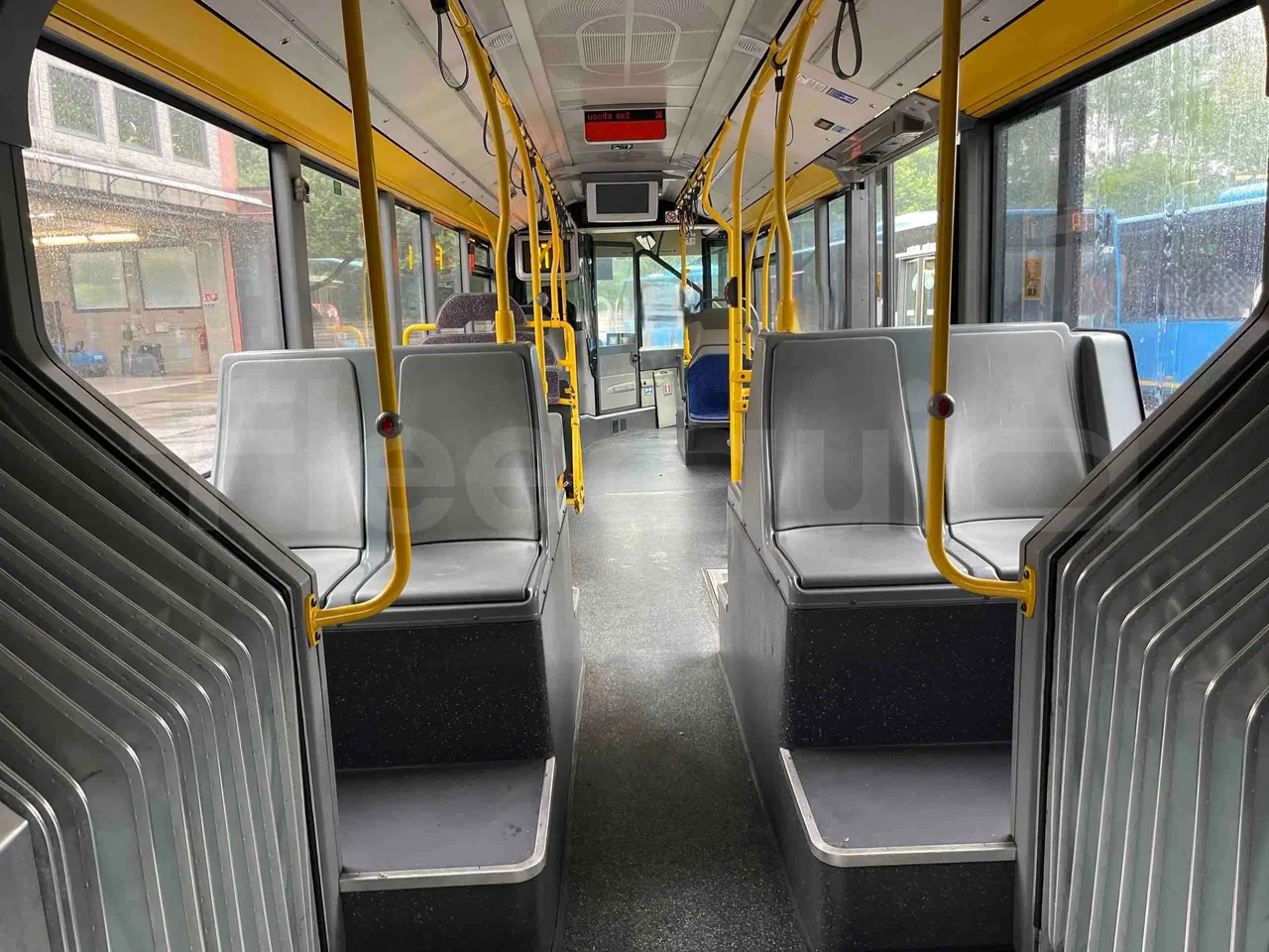 Mercedes-Benz Citaro G 0530 - Euro5 - 260kW - 17.940mt - forward view middle aisle