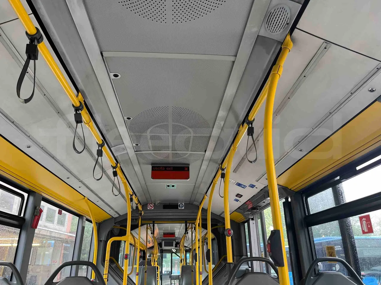 Mercedes-Benz Citaro G 0530 - Euro5 - 260kW - 17.940mt - overhead compartments photo