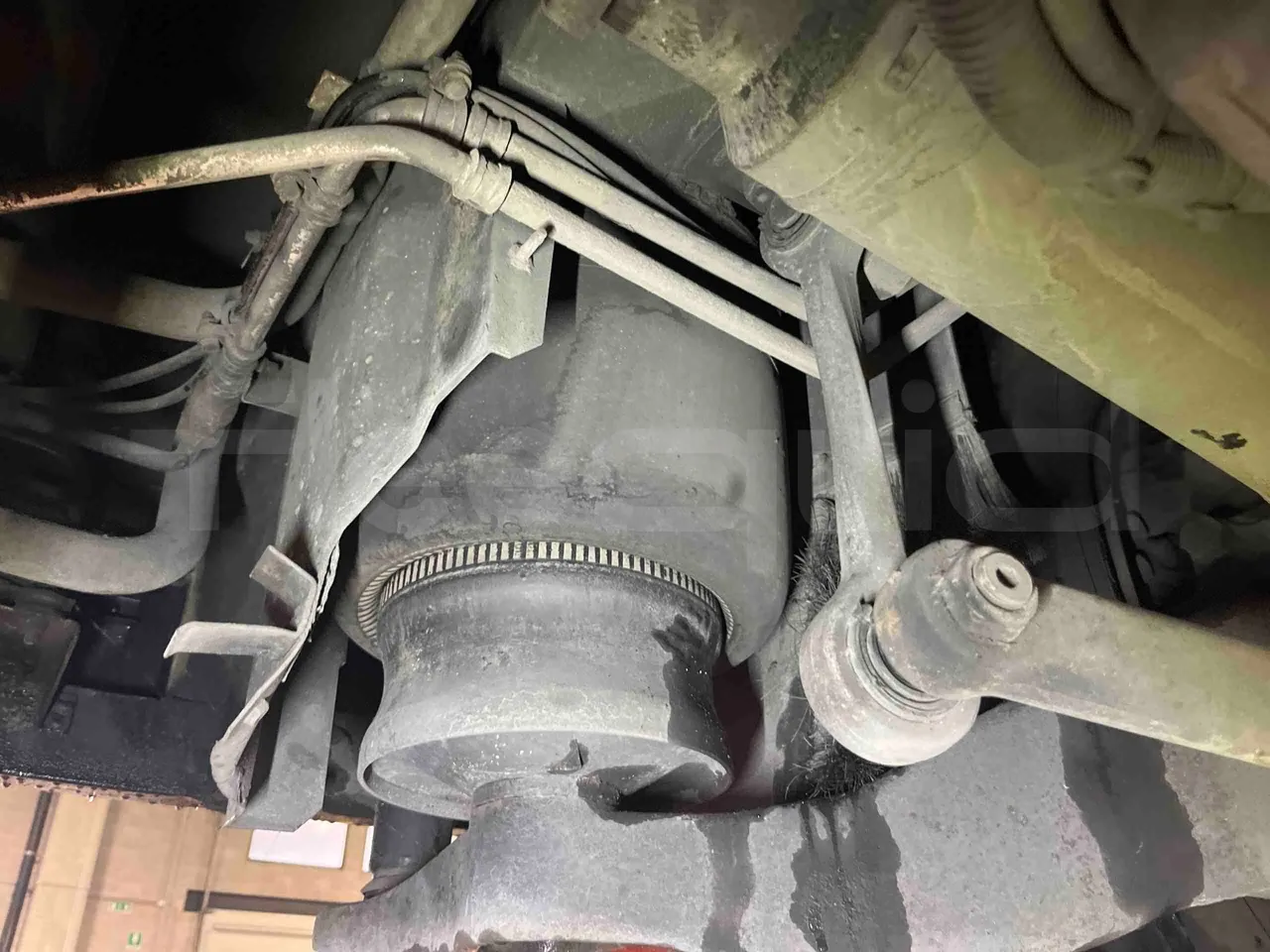 Mercedes-Benz Citaro G 0530 - Euro5 - 260kW - 17.940mt - axle 3 air springs 2 left
