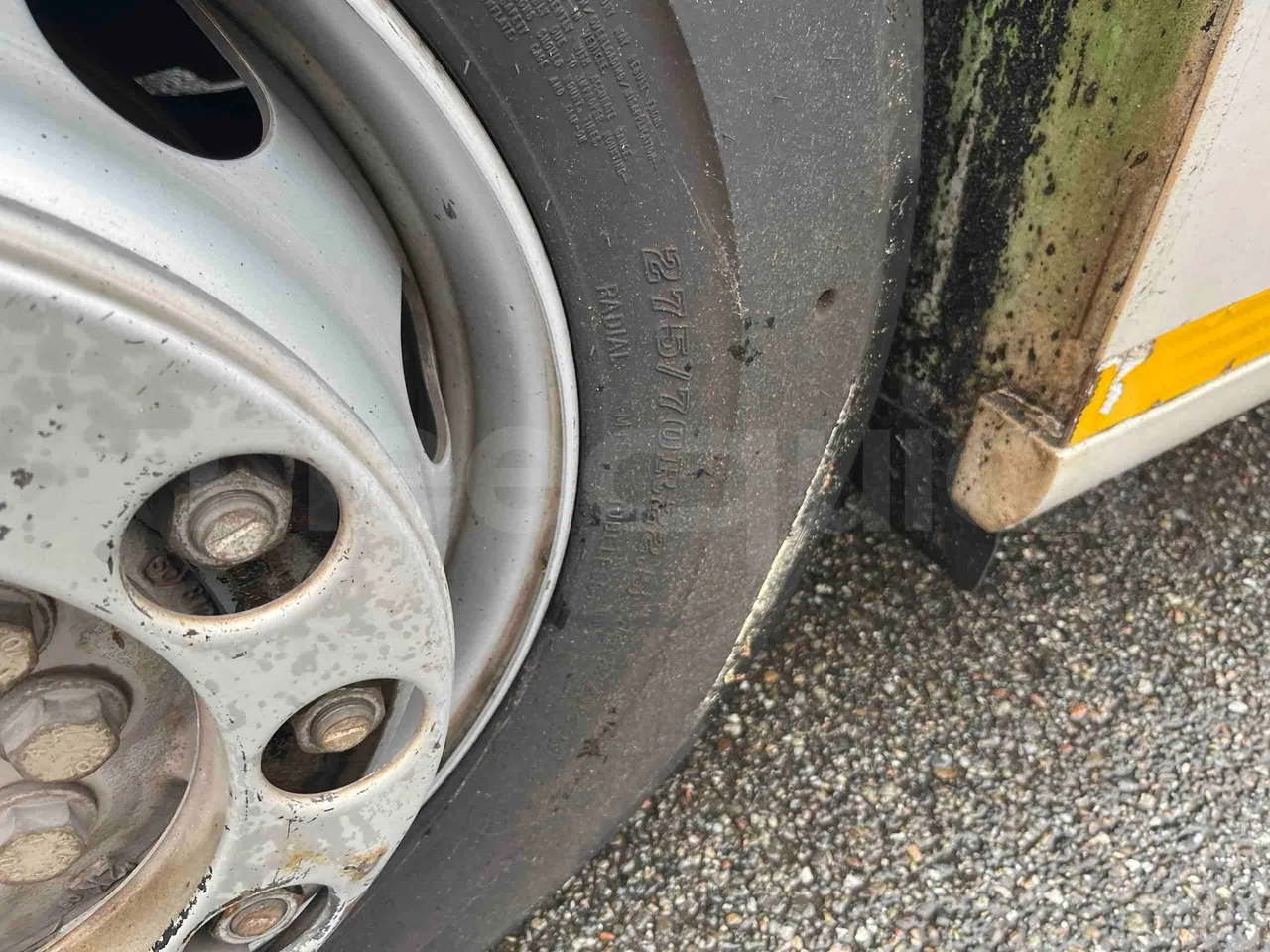 Mercedes-Benz Citaro G 0530 - Euro5 - 260kW - 17.940mt - front left tire measurements