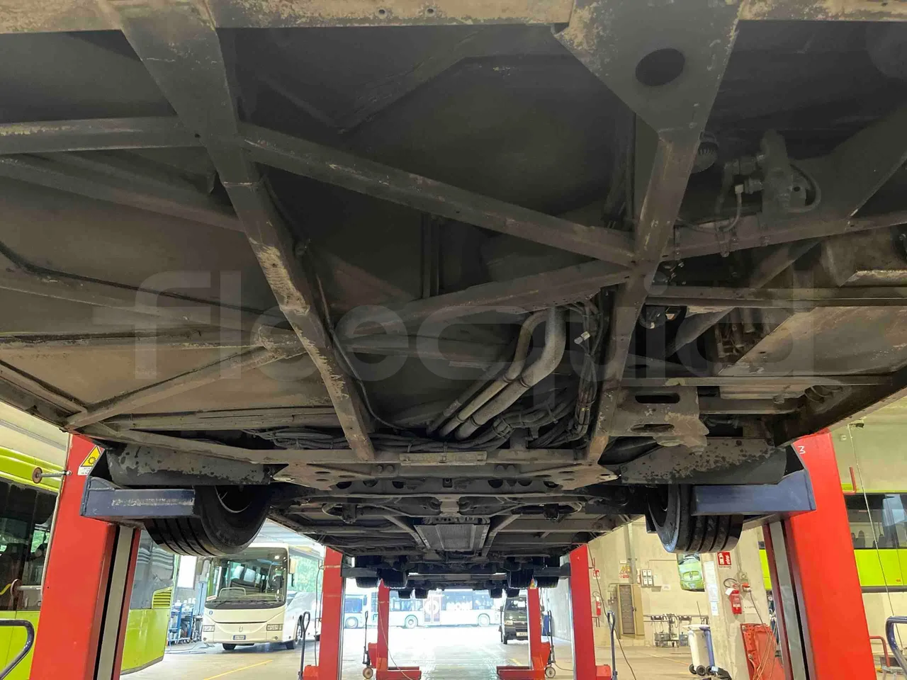 Mercedes-Benz Citaro G 0530 - Euro5 - 260kW - 17.940mt - front undercarriage from front