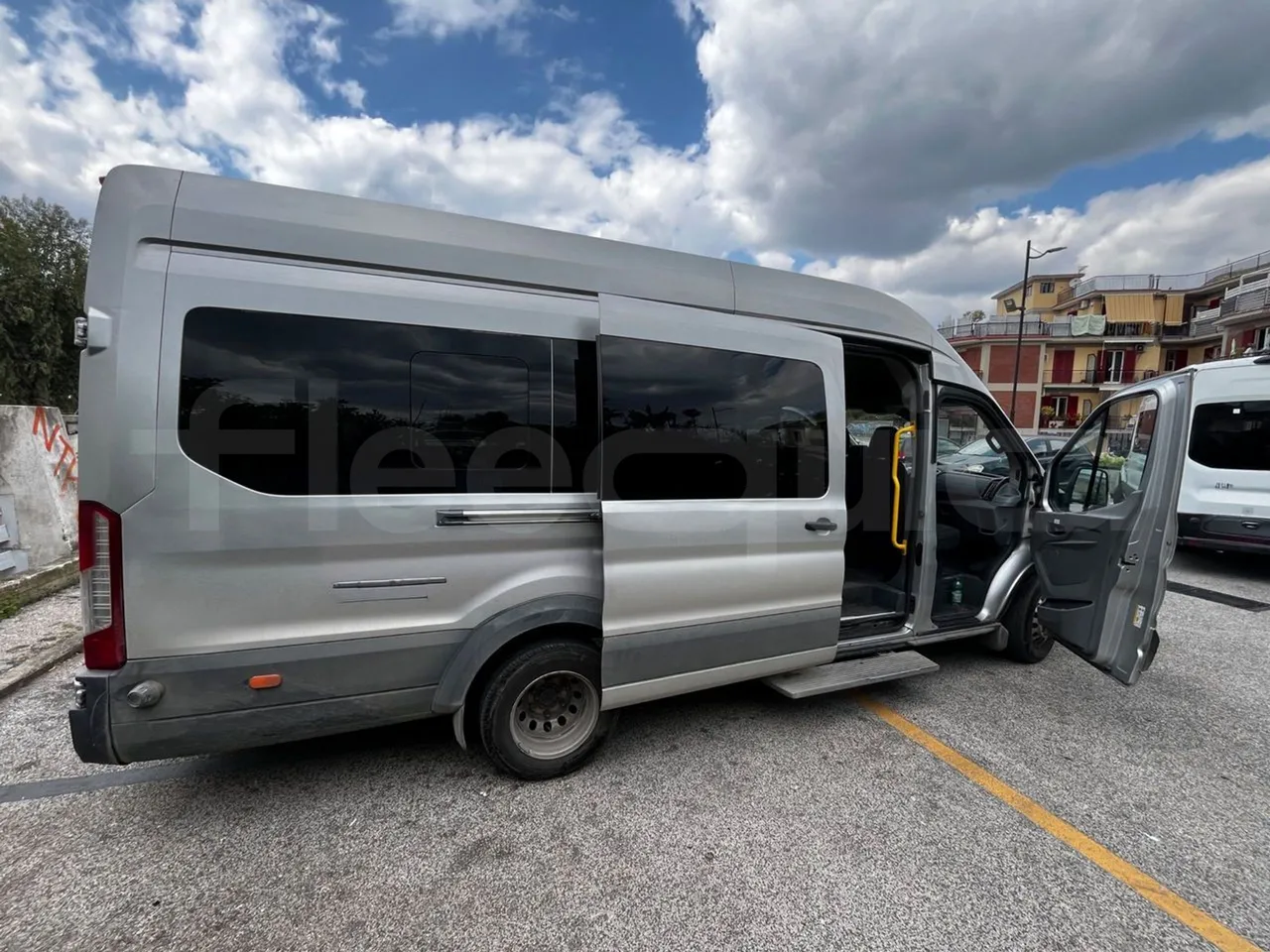 Ford Transit FBD -  Euro6 - 114kW - 6.704mt - front door 2 open