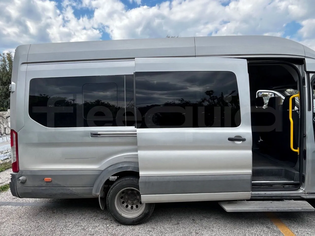 Ford Transit FBD -  Euro6 - 114kW - 6.704mt - front door 3 open