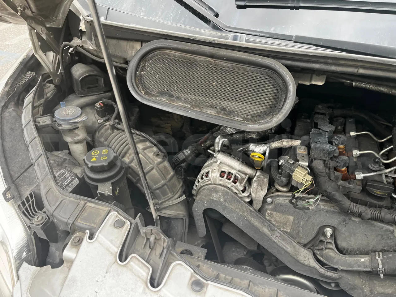 Ford Transit FBD -  Euro6 - 114kW - 6.704mt - air conditioning compressor