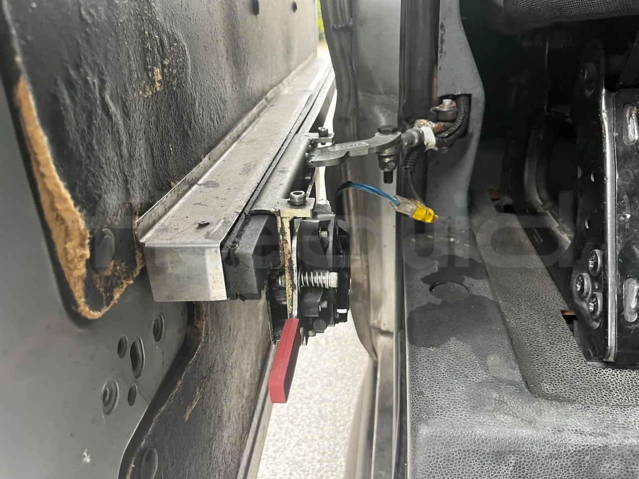 Ford Transit FBD -  Euro6 - 114kW - 6.704mt - door mechanism photo