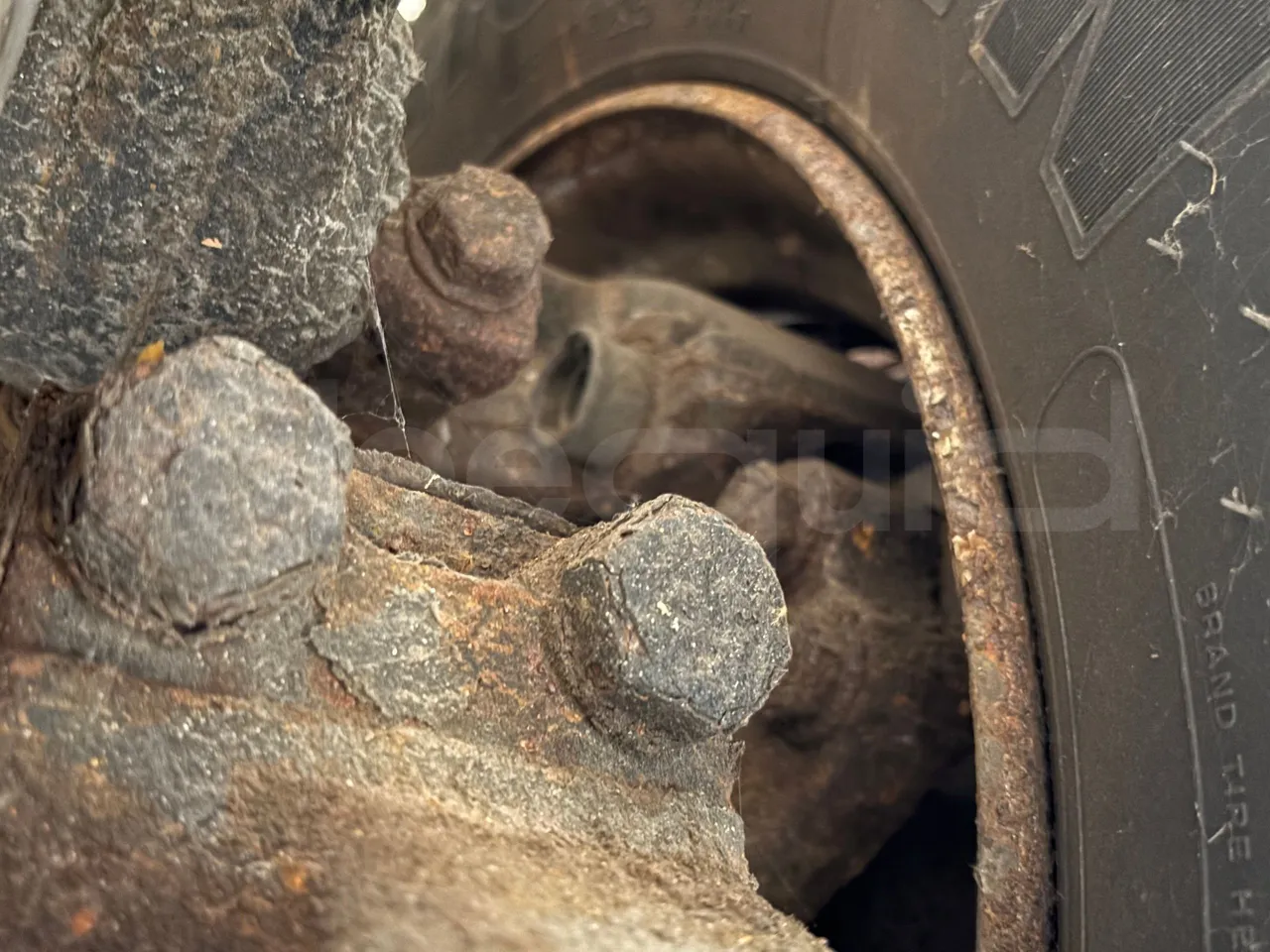 Mercedes-Benz Citaro - Second Axle Discs Left Side