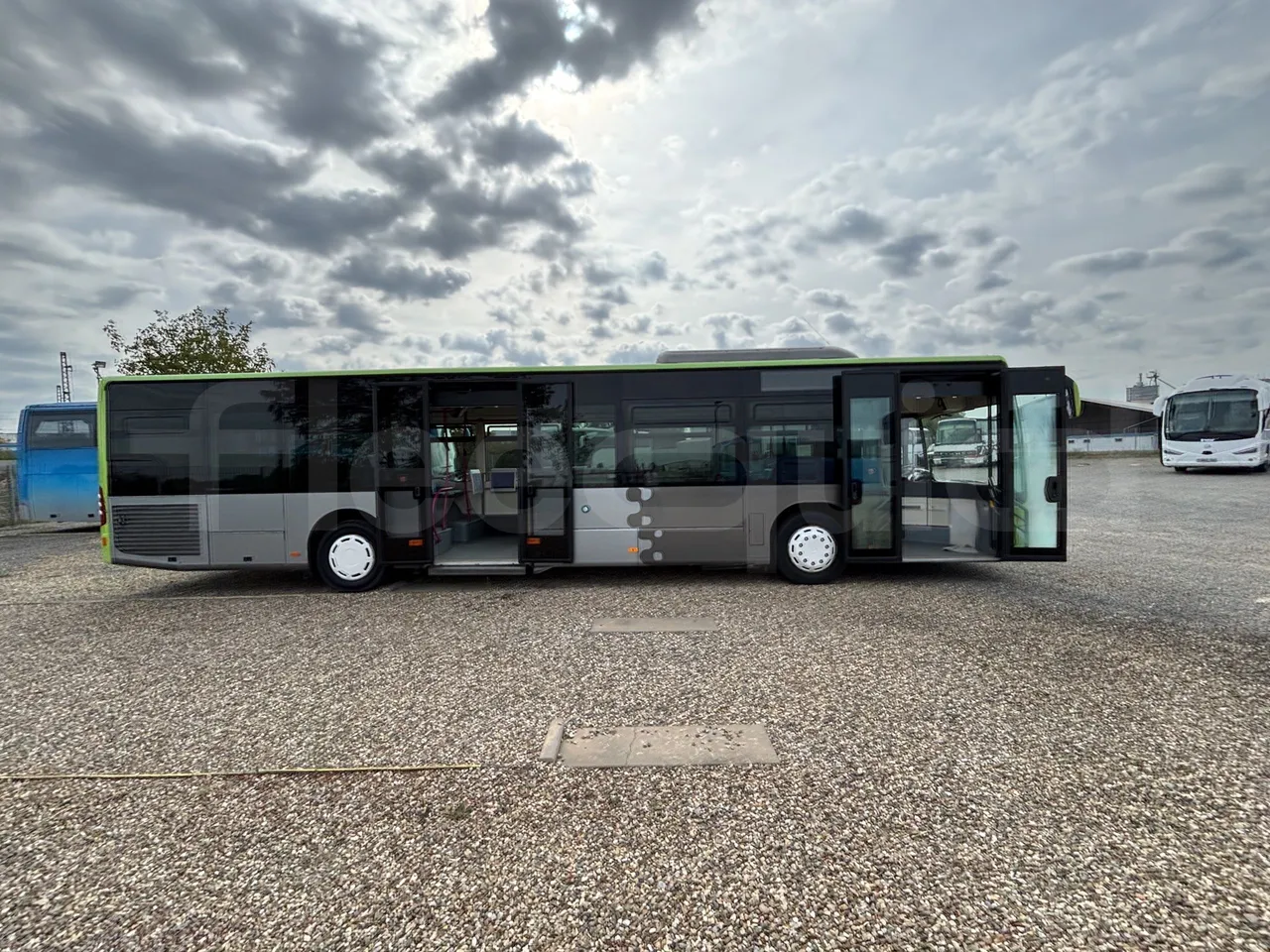 Mercedes-Benz Citaro - Right Side Doors Open