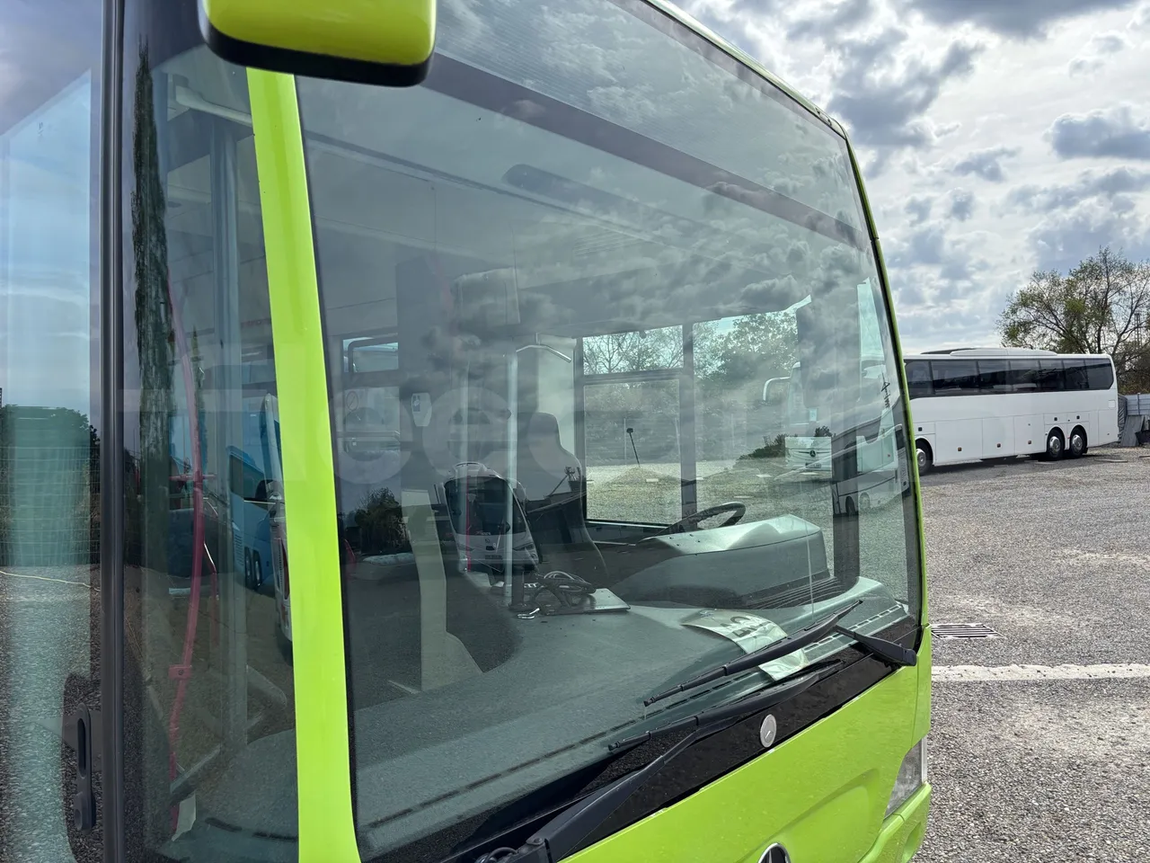 Mercedes-Benz Citaro - Windscreen From Right Side