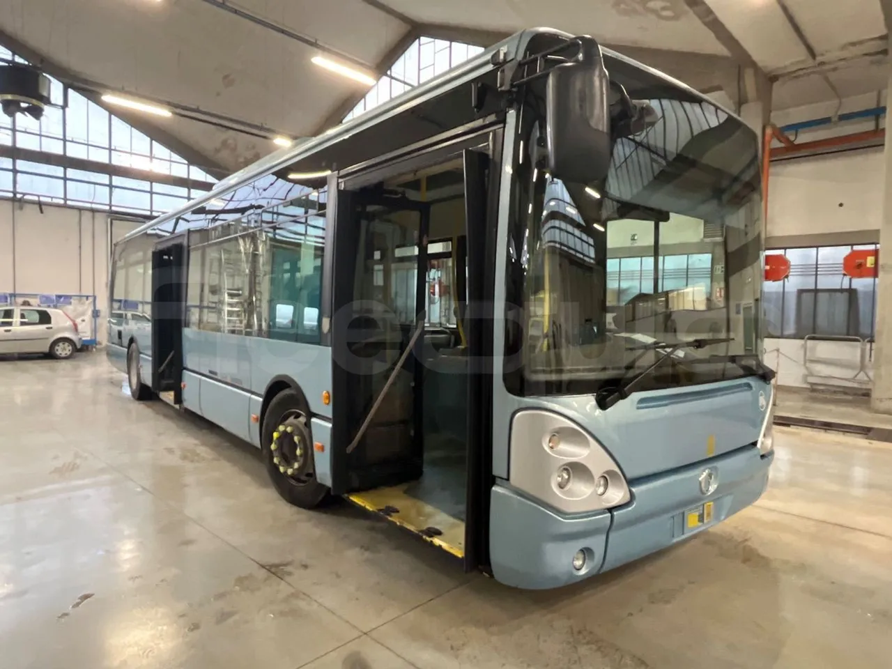 Iveco Citelis PS09D1/C/96 - EUR5 - 213kW - 11.990m - 3/4 right front doors open