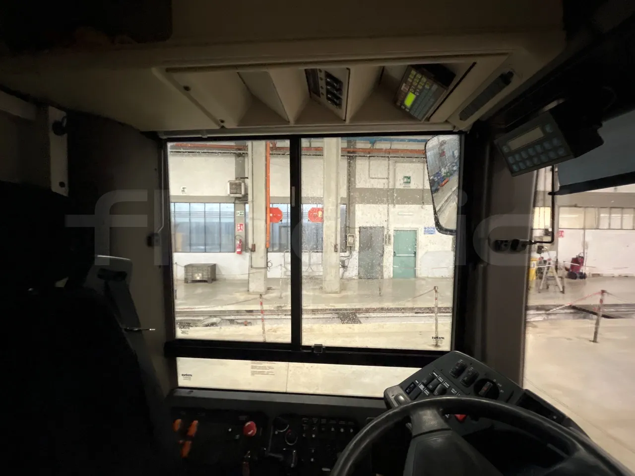 Iveco Citelis PS09D1/C/96 - EUR5 - 213kW - 11.990m - driver microphone accessories photo