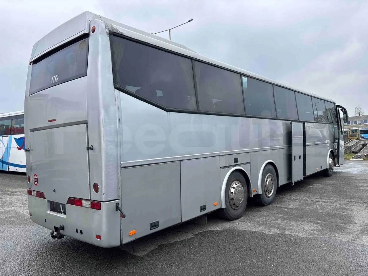 Bova B V Futura FHD FHD - Euro5 - 315kW - 13.580mt - 3/4 right rear doors open
