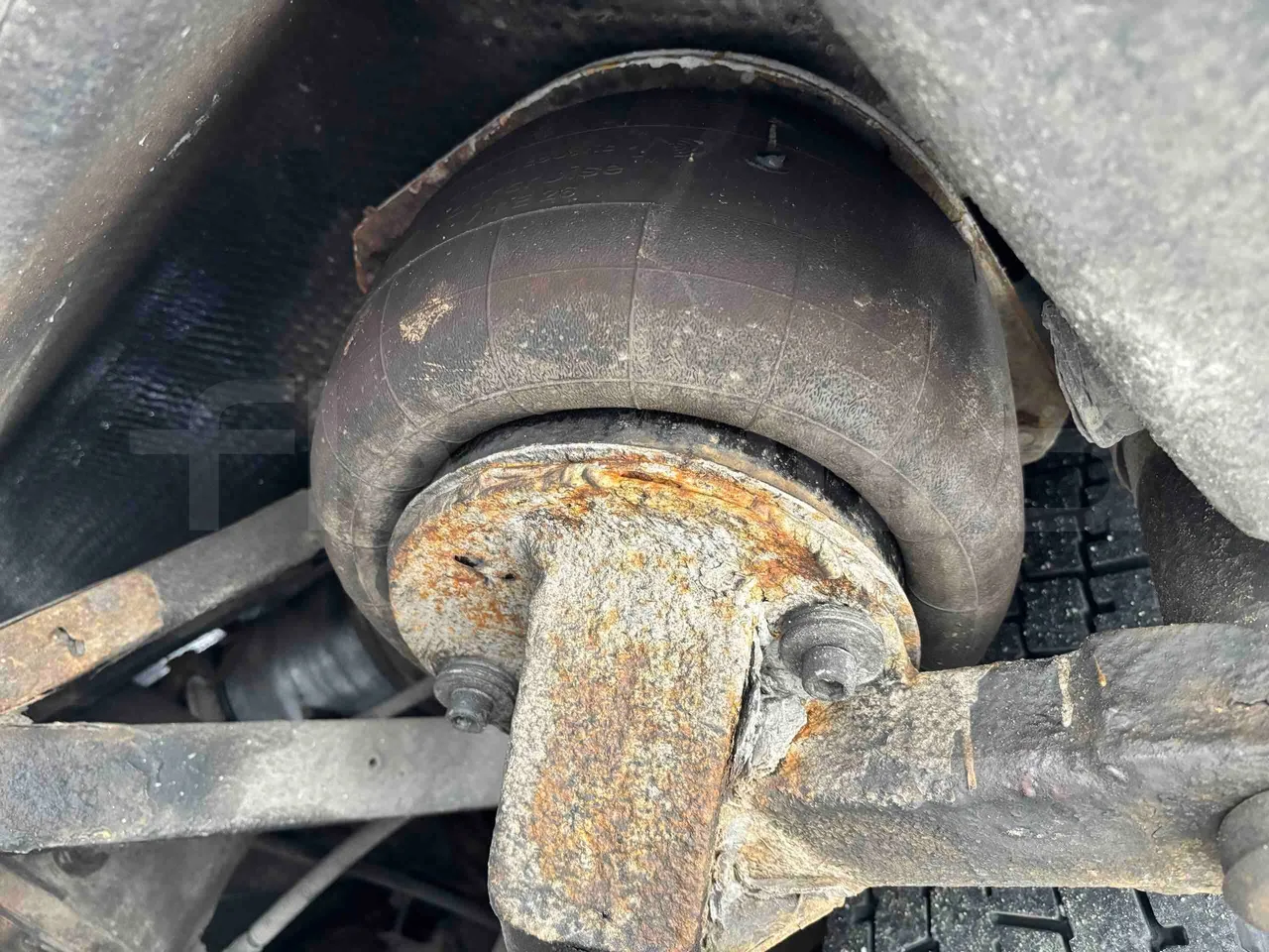 Bova B V Futura FHD FHD - Euro5 - 315kW - 13.580mt - axel 2 air springs 1 left