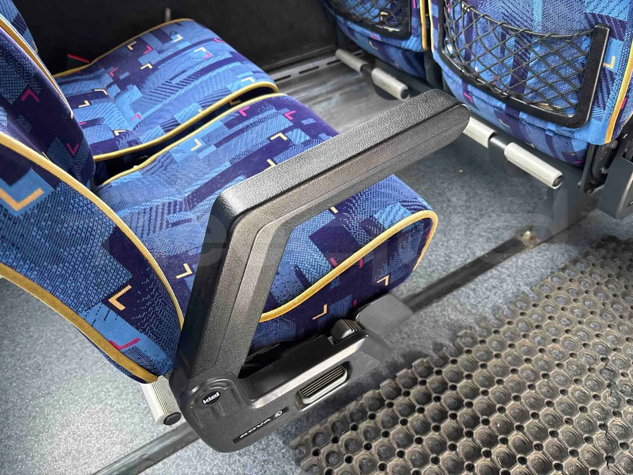 Bova B V Futura FHD FHD - Euro5 - 315kW - 13.580mt - armrest detail photo