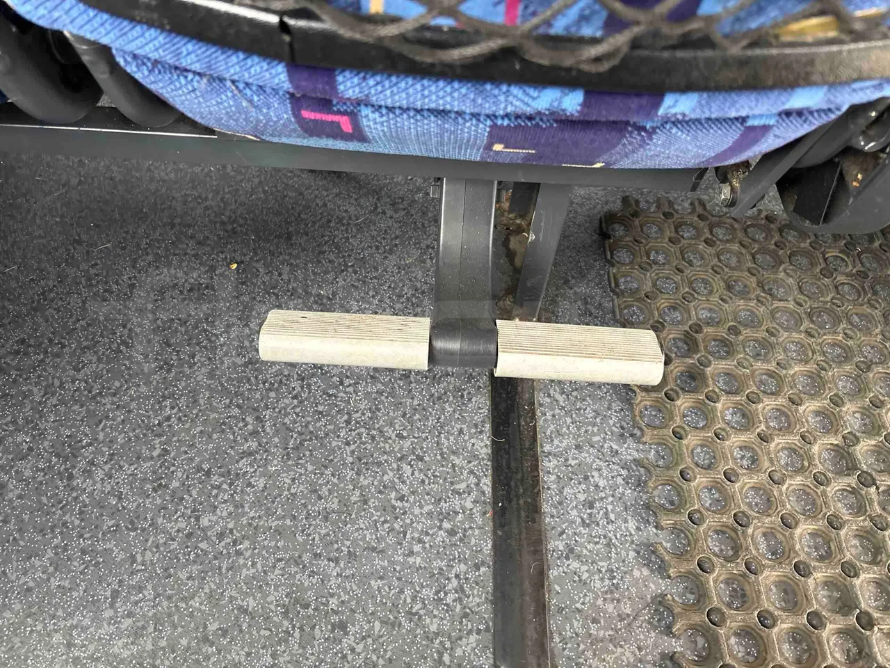 Bova B V Futura FHD FHD - Euro5 - 315kW - 13.580mt - footrest detail photo