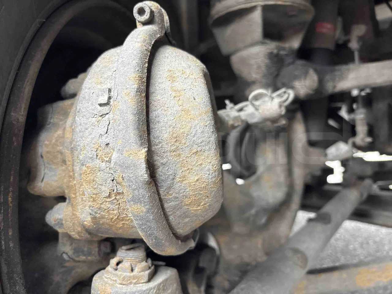 Bova B V Futura FHD FHD - Euro5 - 315kW - 13.580mt - front brake calipers right