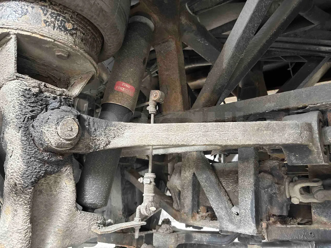 Bova B V Futura FHD FHD - Euro5 - 315kW - 13.580mt - front shock absorbers right