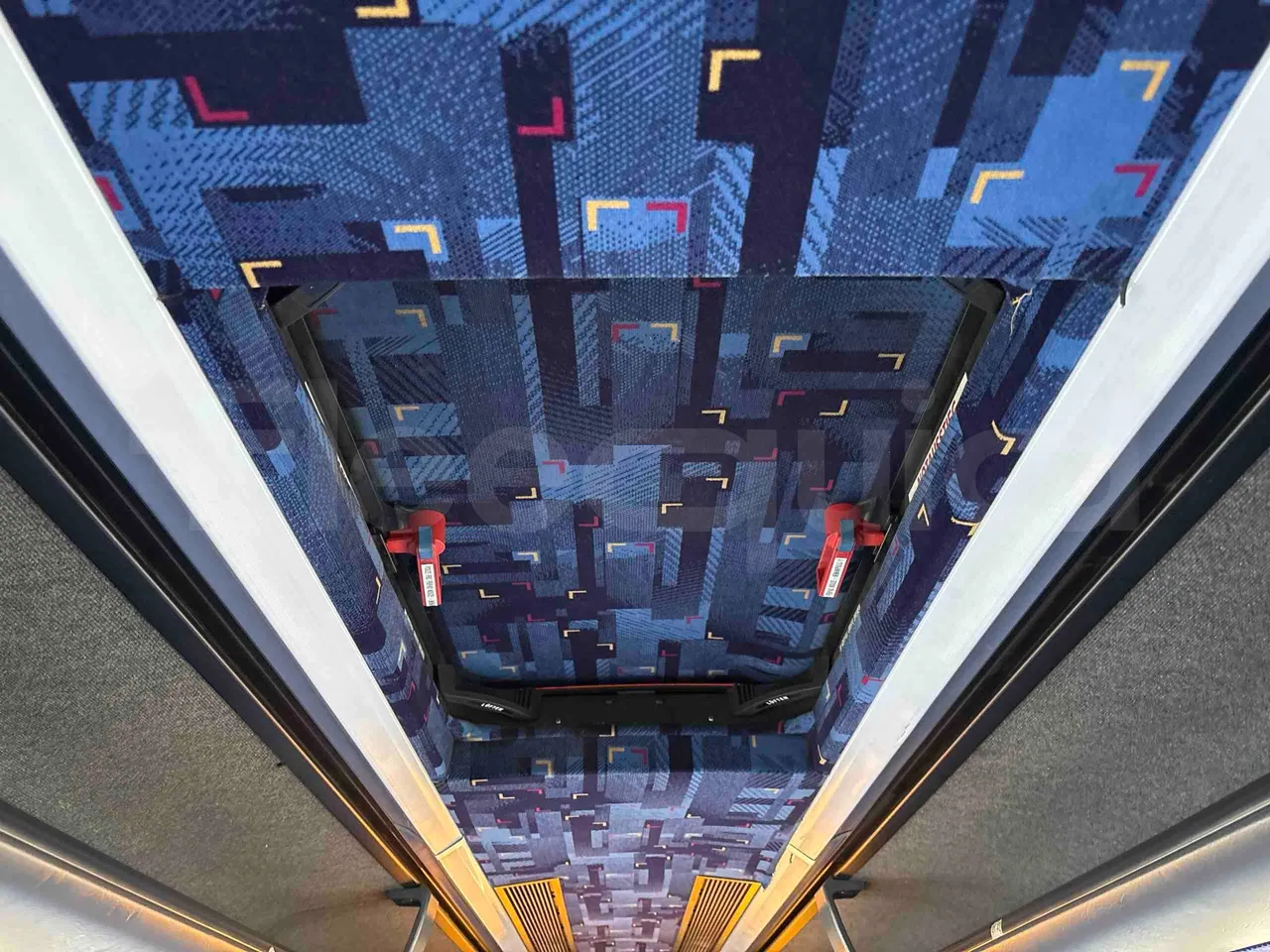 Bova B V Futura FHD FHD - Euro5 - 315kW - 13.580mt - roof hatch 2