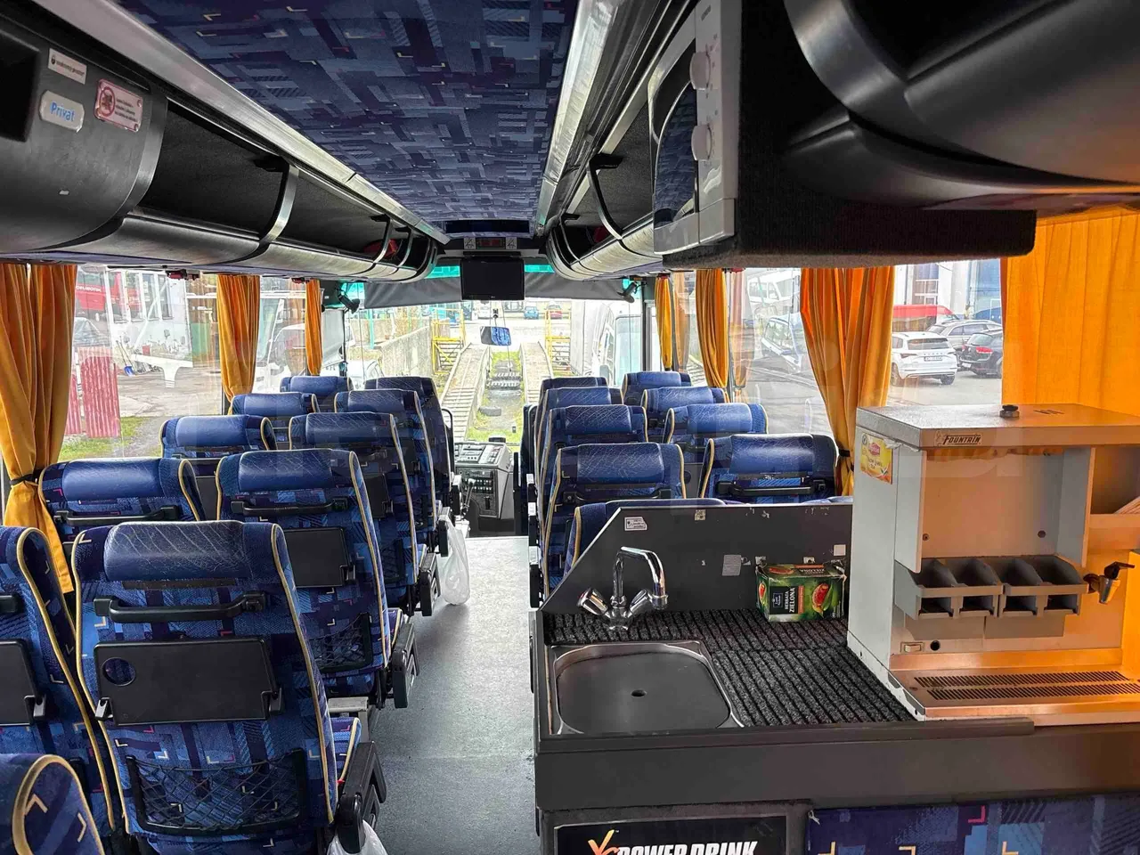 Bova B V Futura FHD FHD - Euro5 - 315kW - 13.580mt - forward view middle aisle